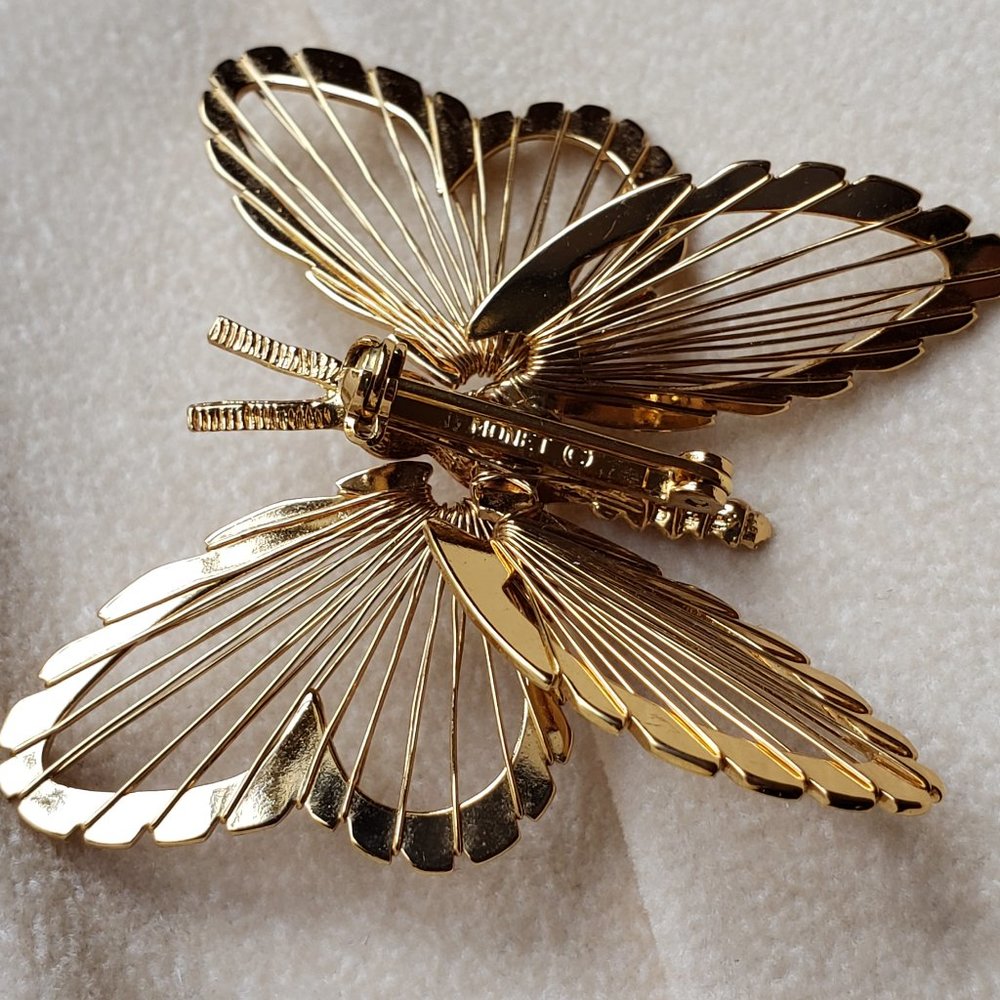 Monet Signed Gold Tone Butterfly Brooch/Pin 70s - Picture 3 of 7
